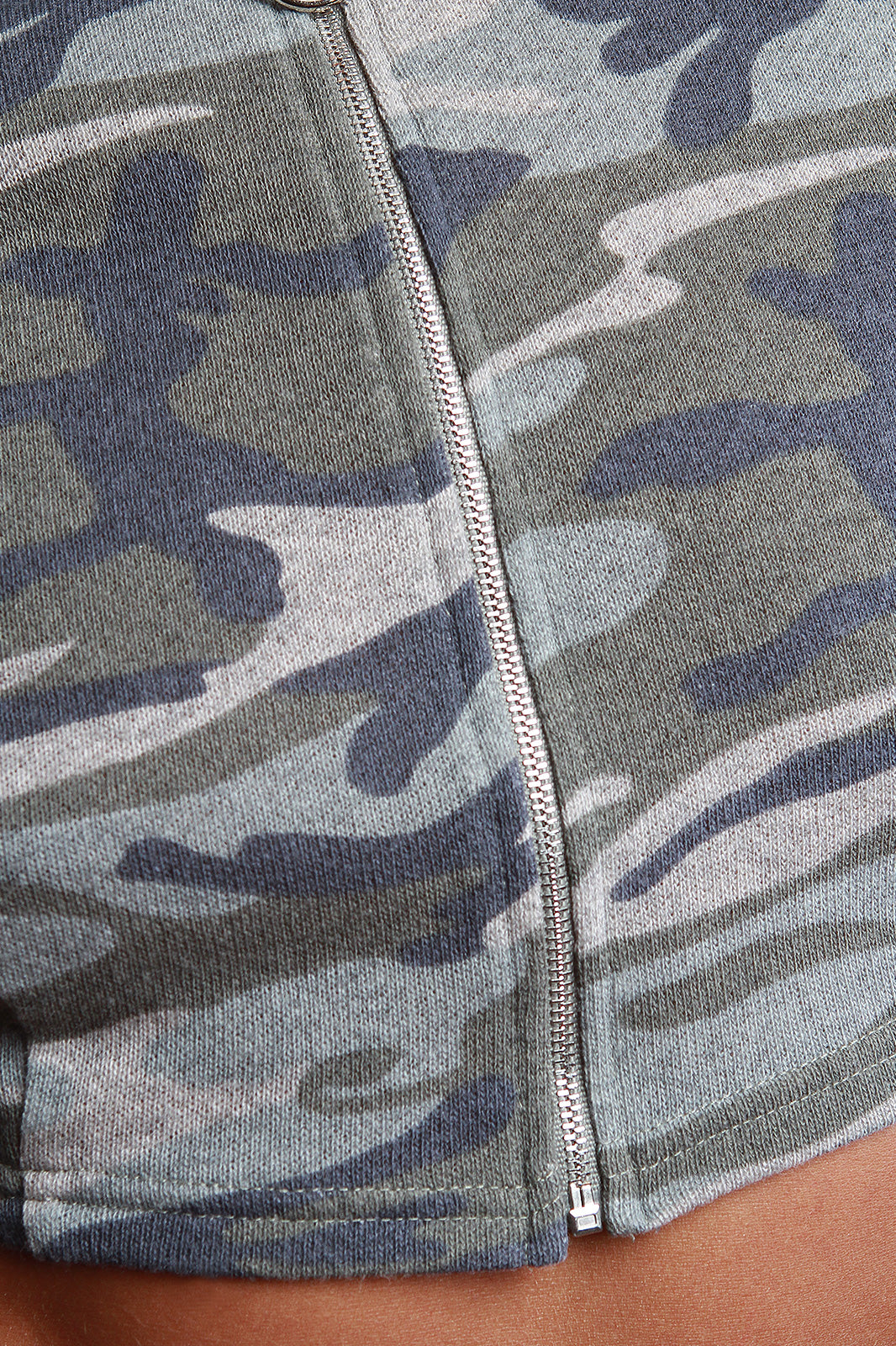 Camouflage Snap Button O-Ring Zip Up Crop Top