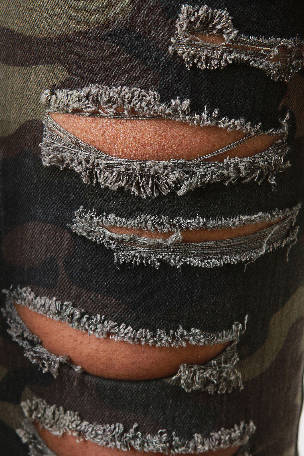 Camouflage Distress Skinny Pants