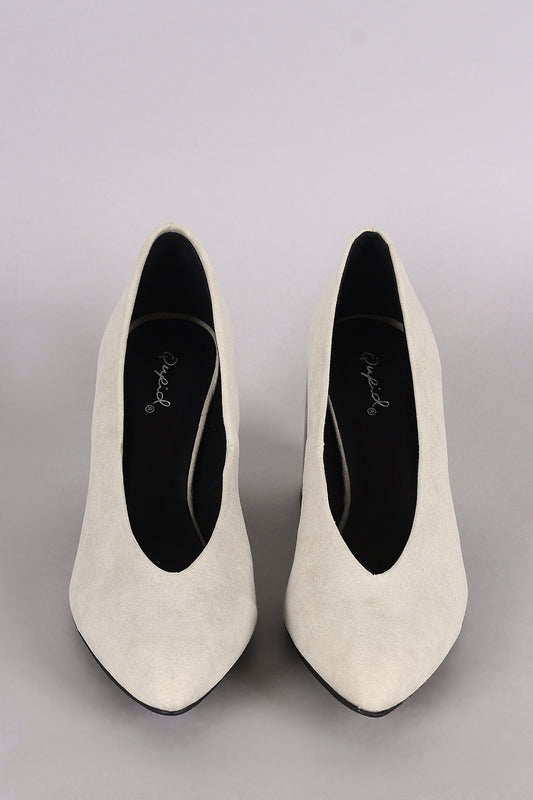 Qupid Suede Pointy Toe V Cut Chunky Heeled Pump