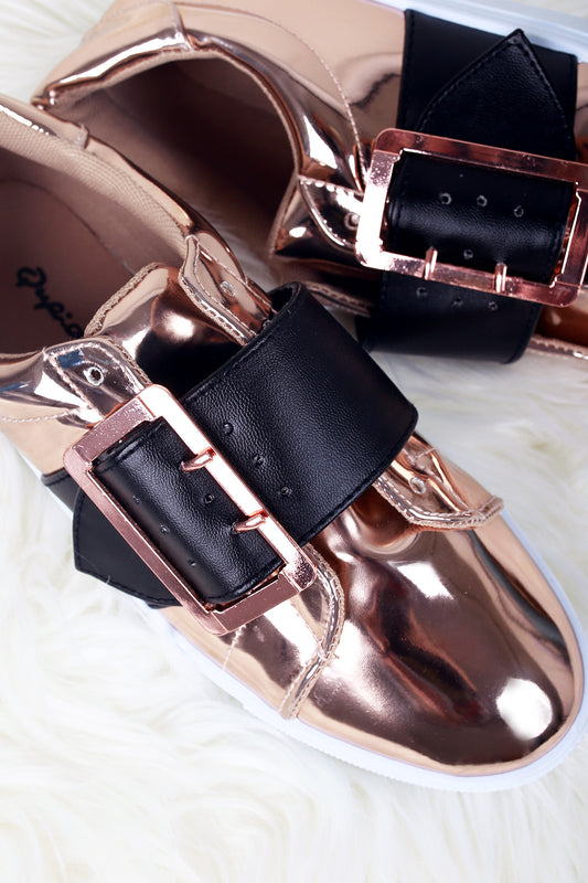 Qupid Buckle Strap Metallic Low Top Sneaker