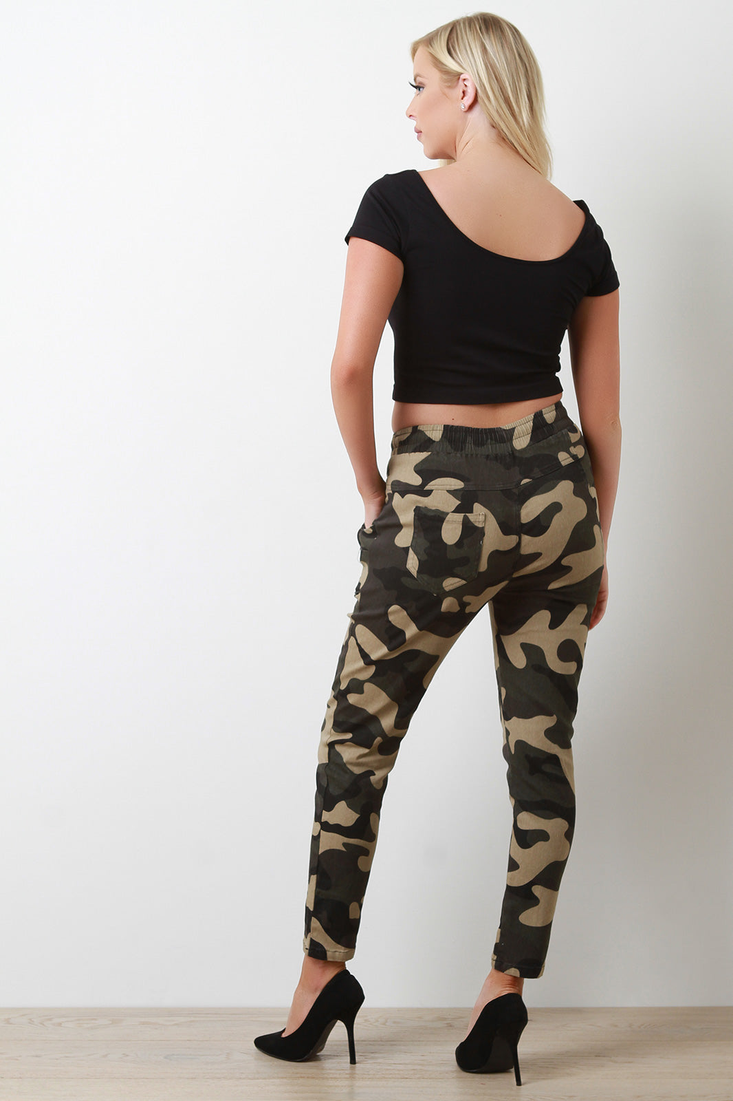 Camouflage Zipper Accent Jogger Pants